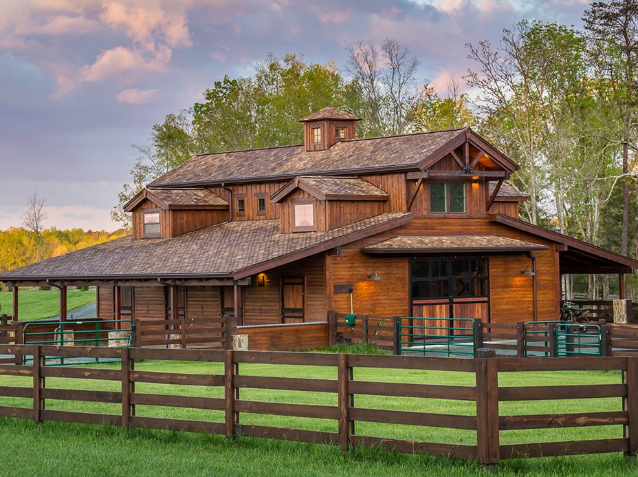 Burlington Horse Barn With Living Quarters